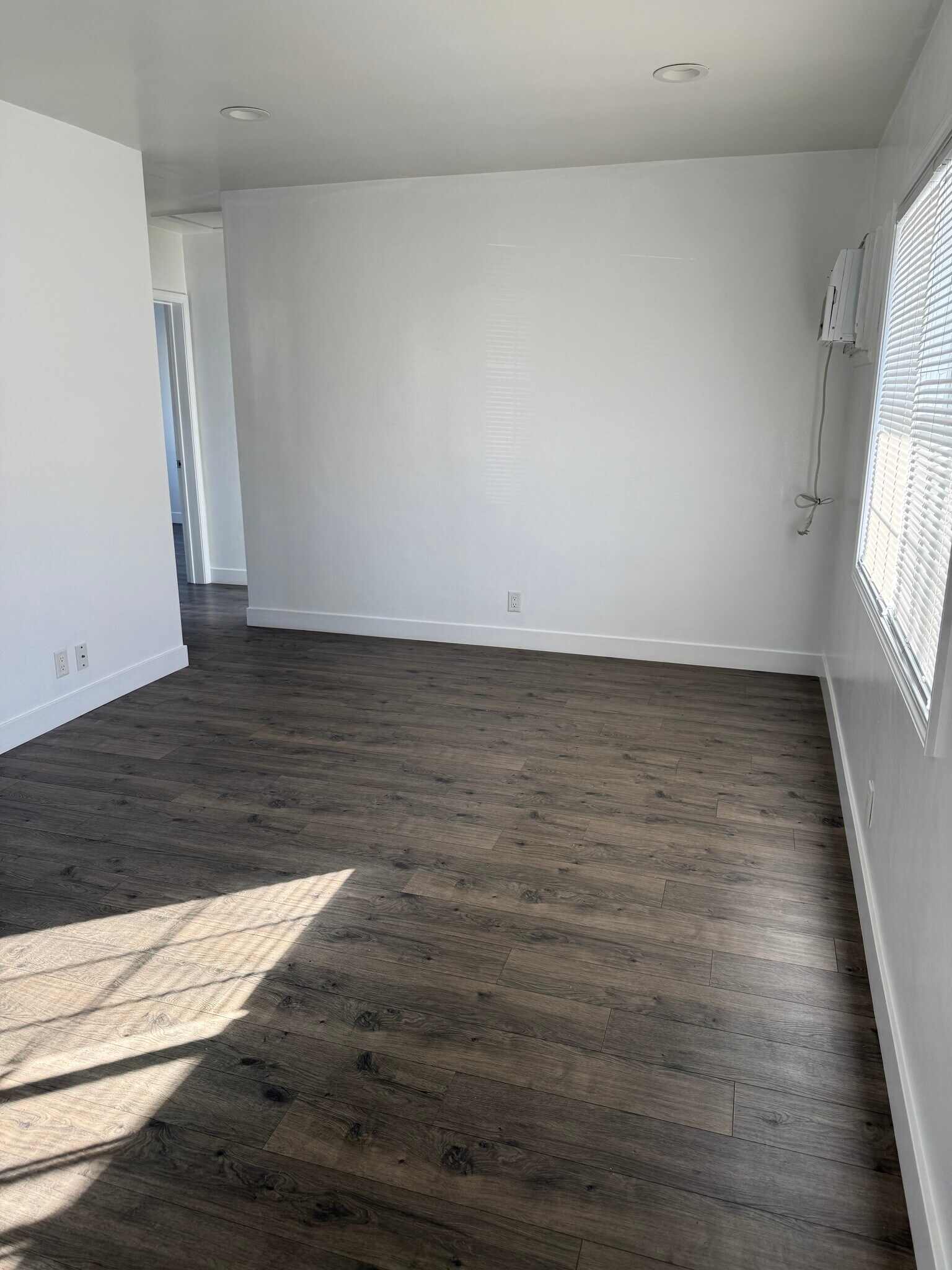 Building Photo - 2022 N Parish Pl