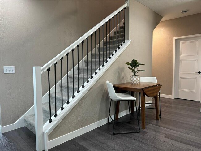 Building Photo - 115 Renet Path