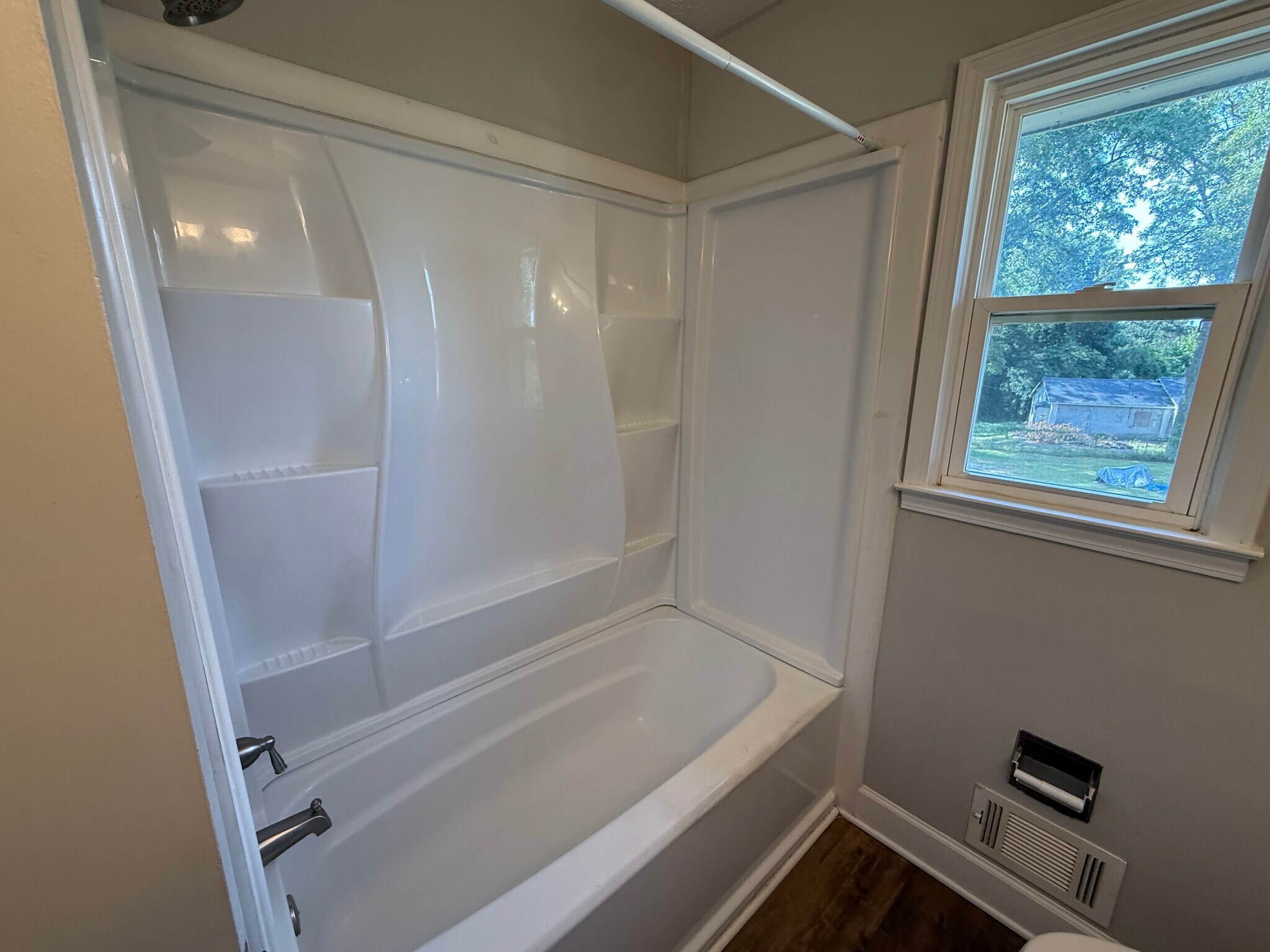 Bathroom - 1071 Oakland Ave SE