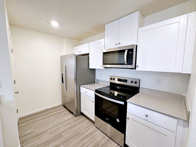 Building Photo - 1 MONTH FREE RENT* 3 BEDROOM TOWNHOUSE LOCATED IN INSPIRADA