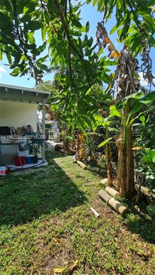 Building Photo - 6130 SW 64th Ave