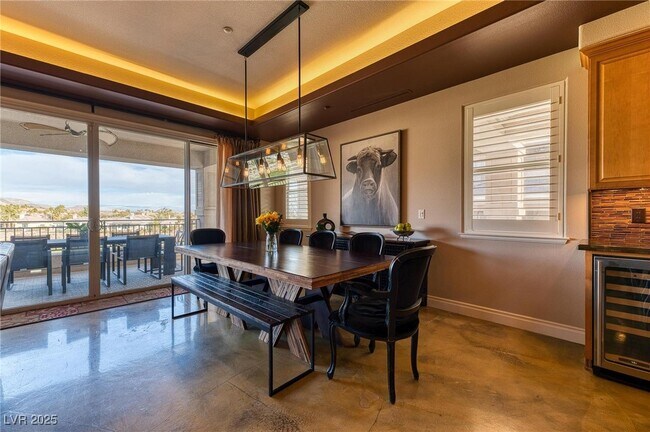 Building Photo - 9216 Tesoras Dr