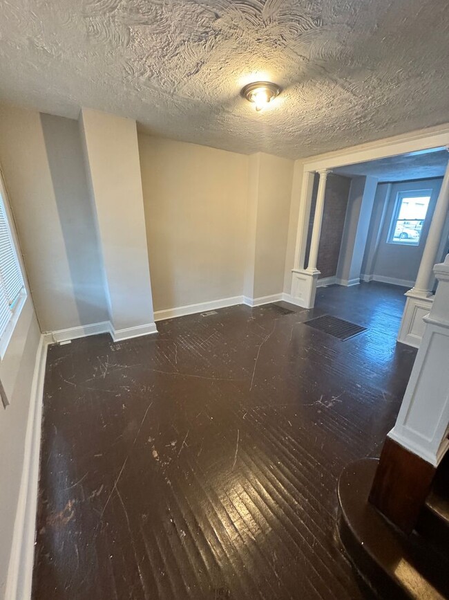 Building Photo - Charming row home in Baltimore City!