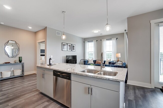 Building Photo - 2875 Olentangy River Rd