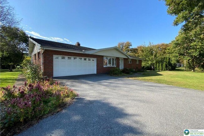 Building Photo - 510 Zucksville Rd