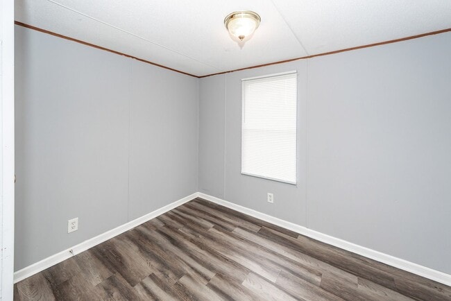 Building Photo - 2 Bedroom, 1 Bathroom Home in Charleston Farms - North Charleston