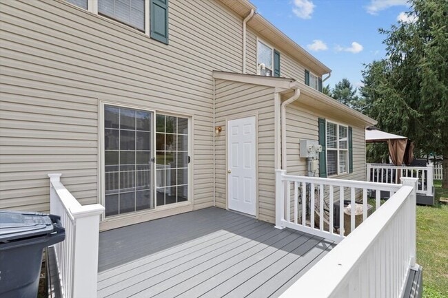 Building Photo - 11 Covington Ct