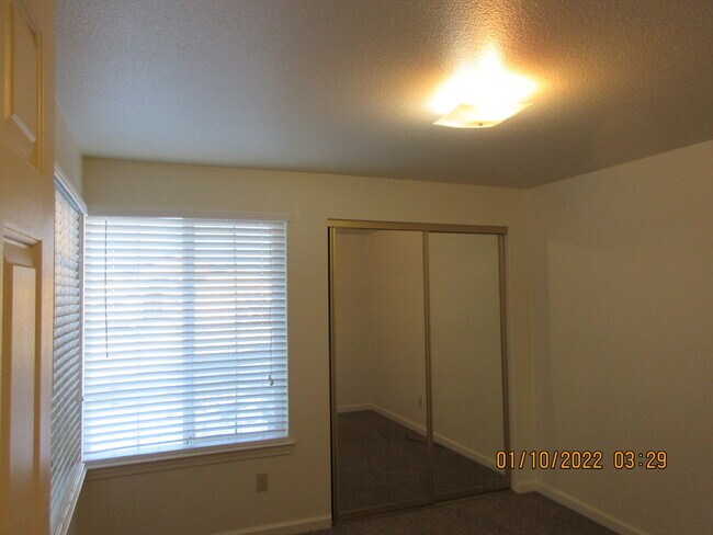 Building Photo - 1011 Sunburst Dr
