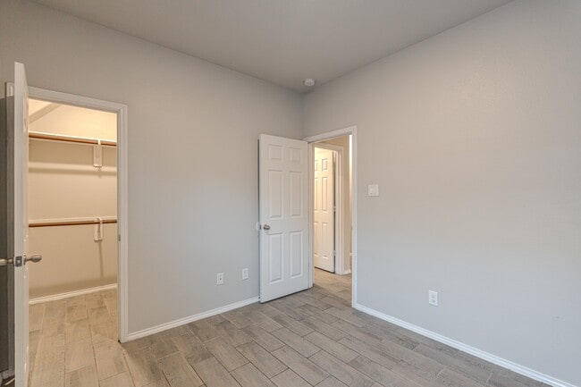 Building Photo - 402 Avenue H