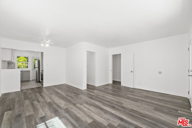 Building Photo - 8708 Sherwood Dr