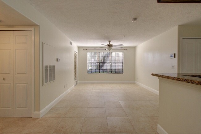 Building Photo - 7667 N Wickham Rd