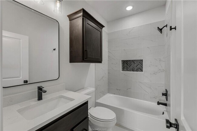 Building Photo - Brand New Barracks Townhome for August 202...