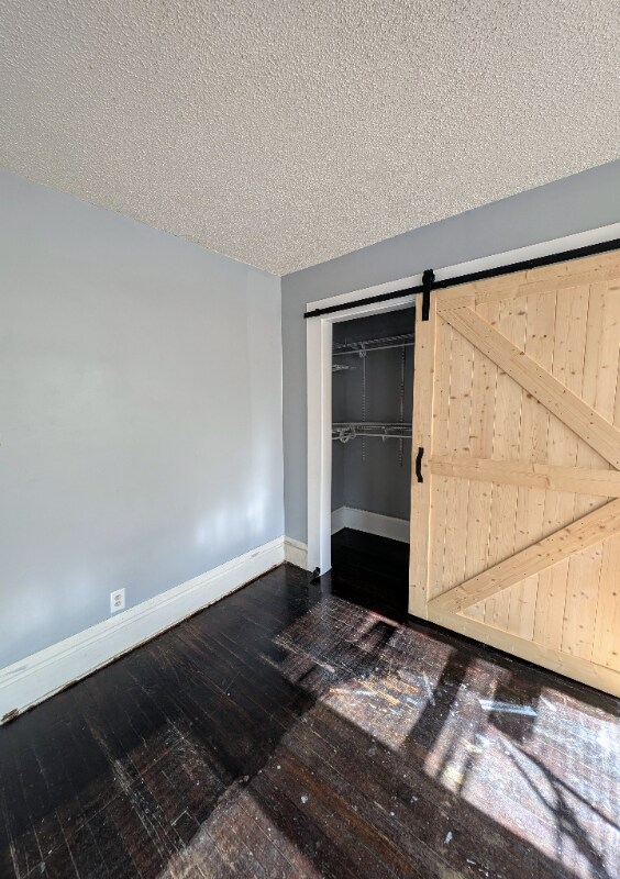 Building Photo - 890 Linwood Ave