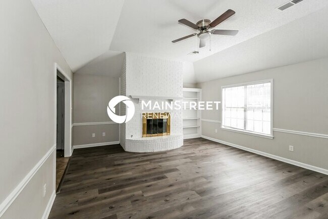 Building Photo - 3 Bedroom Pet-Friendly Home in Olive Branch, MS with Main Street Renewal