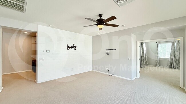 Building Photo - 3945 E Mesquite St
