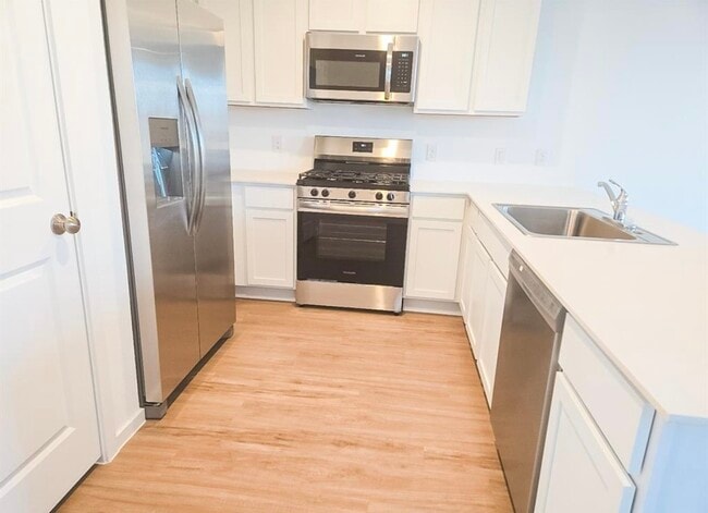 Building Photo - 18695 San Salvo Dr