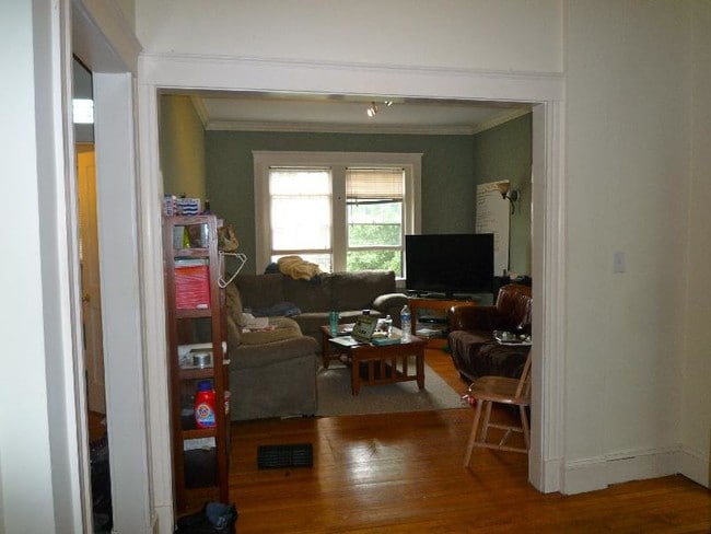 Building Photo - 176 Winthrop Rd