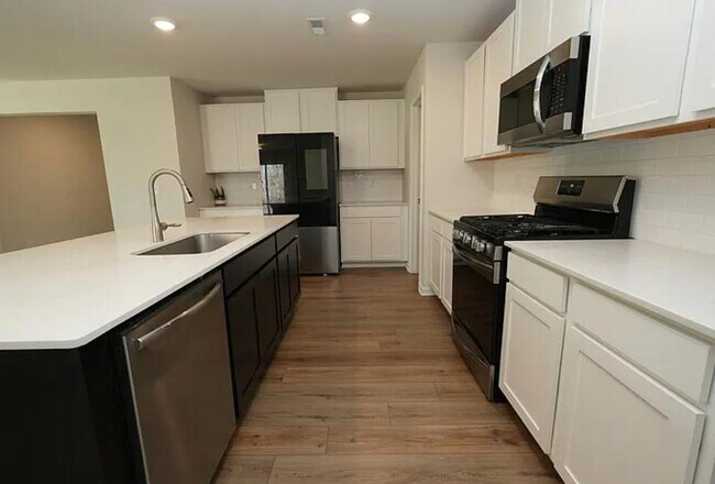 Building Photo - 1338 Woodhouse Dr