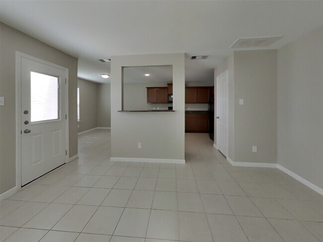 Building Photo - 713 Totem Trail Dr