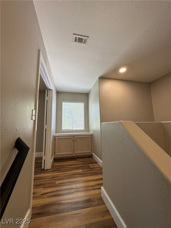 Building Photo - 910 Elegant Coral Ave