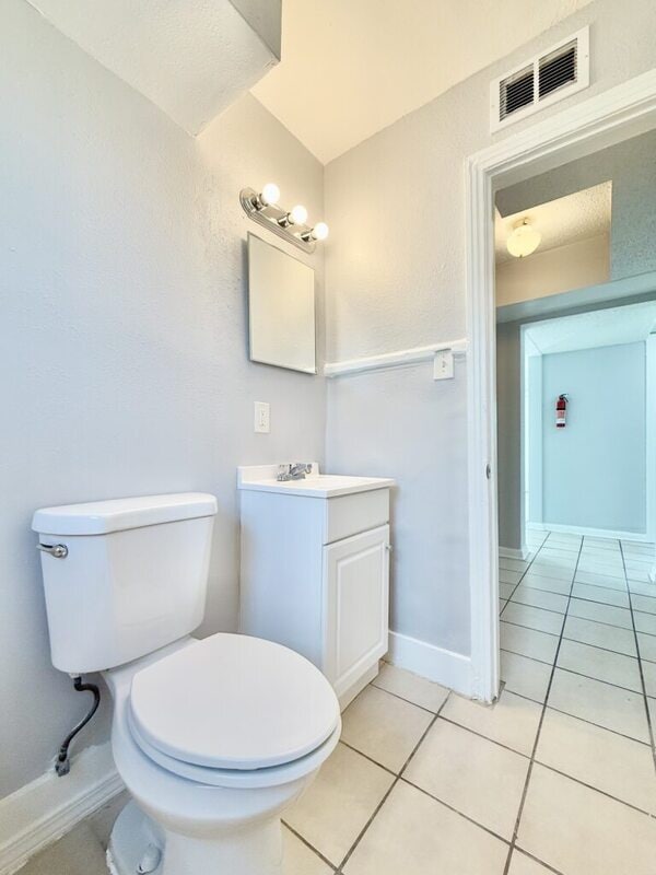 Building Photo - 1138 30th St S