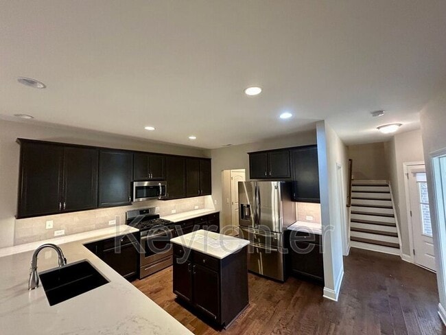 Building Photo - 110 Groves Park Blvd E