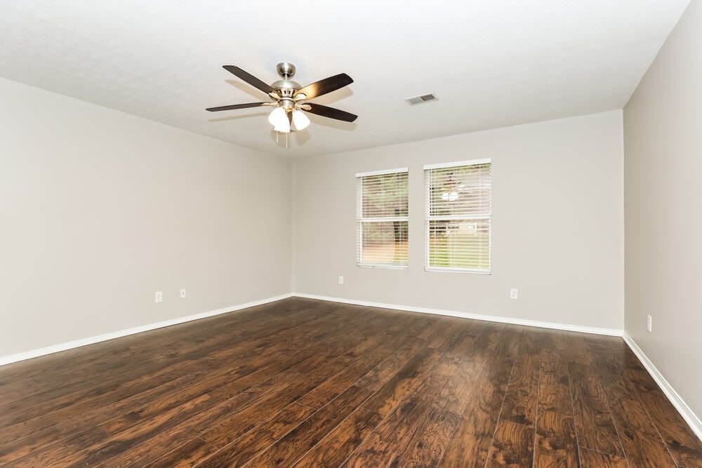 Building Photo - 2657 Sutherland Dr