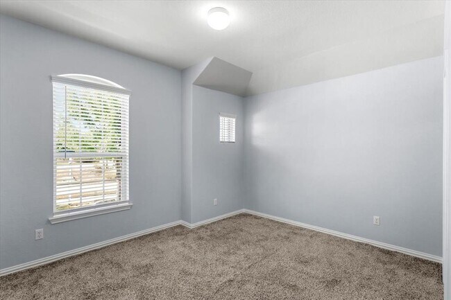 Building Photo - 1440 Morning View Rd