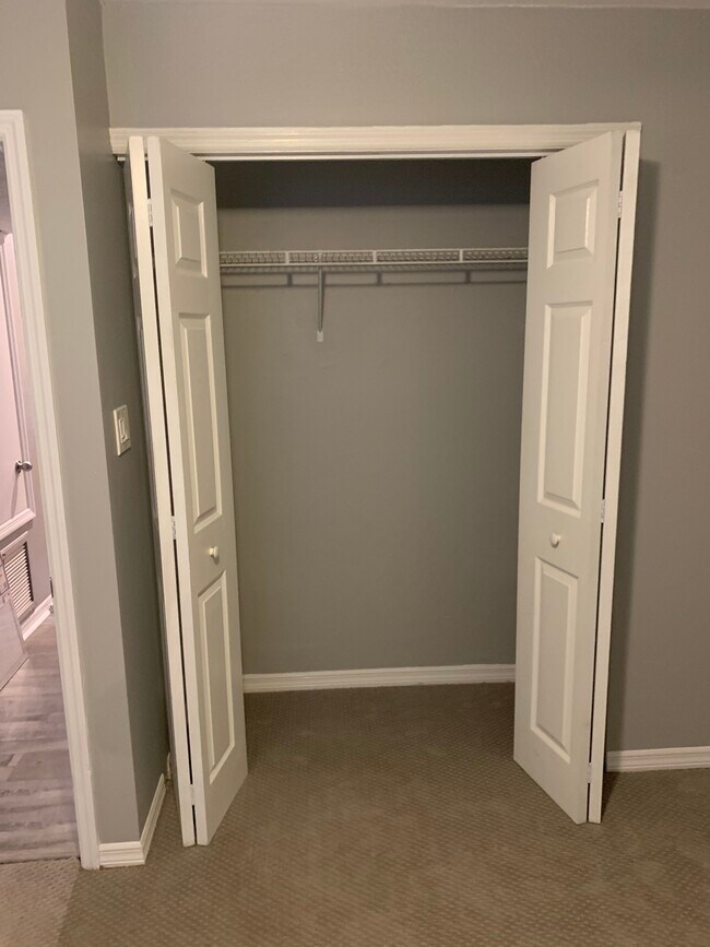 Building Photo - 1701 Winter Green Blvd