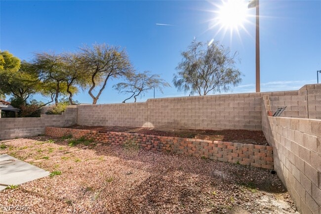 Building Photo - 7809 Calico Flower Ave