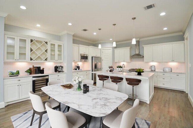 Primary Photo - 2511 Judiway St