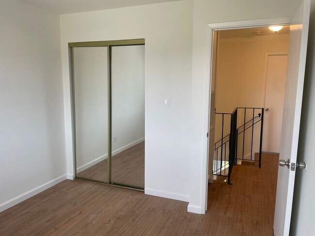 Building Photo - 3 Bedroom, 1.5 Bath Home in Parkway Neighborhood