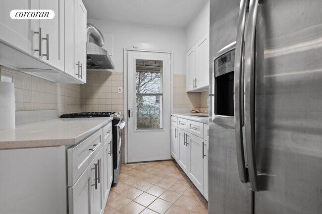 Building Photo - 68-20 Selfridge St