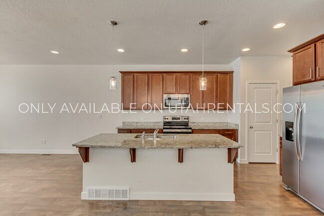 Building Photo - 2353 N Holbrook Way