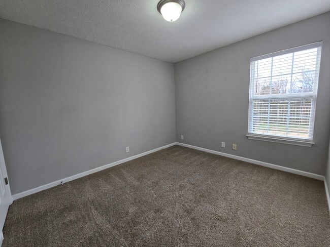 Building Photo - 817 Maricopa Dr