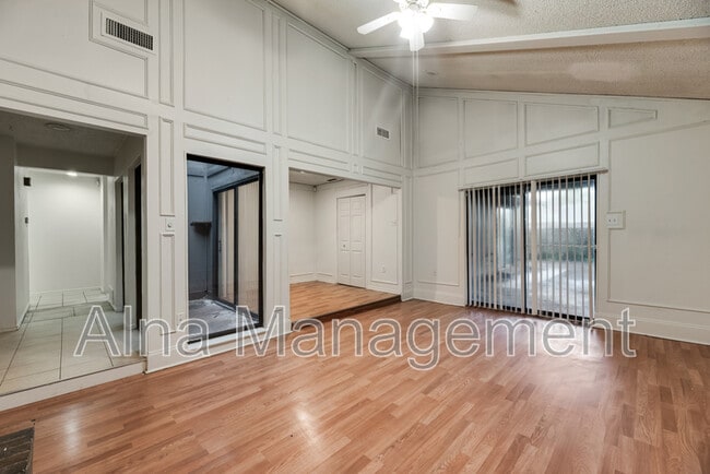 Building Photo - 729 Worcester Ln