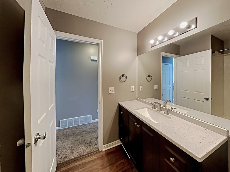 Building Photo - 447 S 1250 E