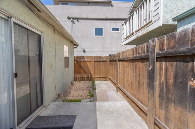 Building Photo - Newly Remodeled 3Bd/2Ba Home in North Pacific Beach Just Blocks From Tourmaline Surf Beach!