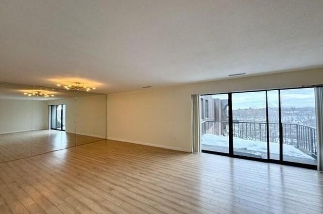 Living room - 1004 Paradise Rd