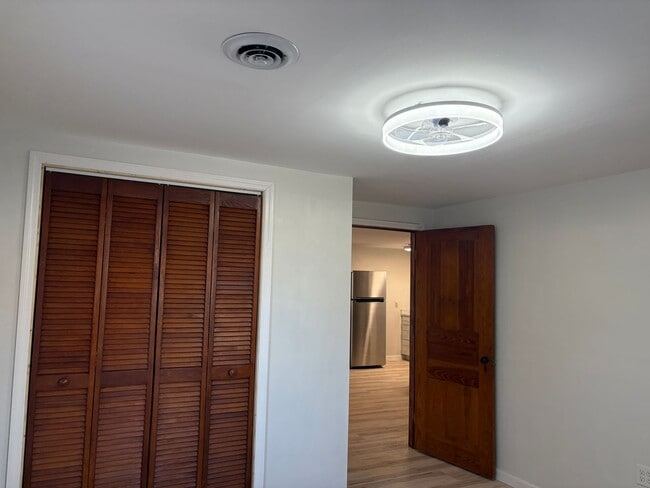 Building Photo - 2 Bedroom 1 Bath Home in Jarvisburg $1950/mo