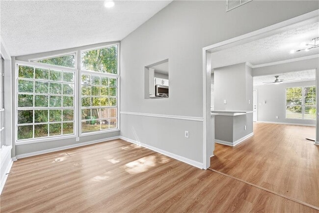 Building Photo - 5651 Wells Cir