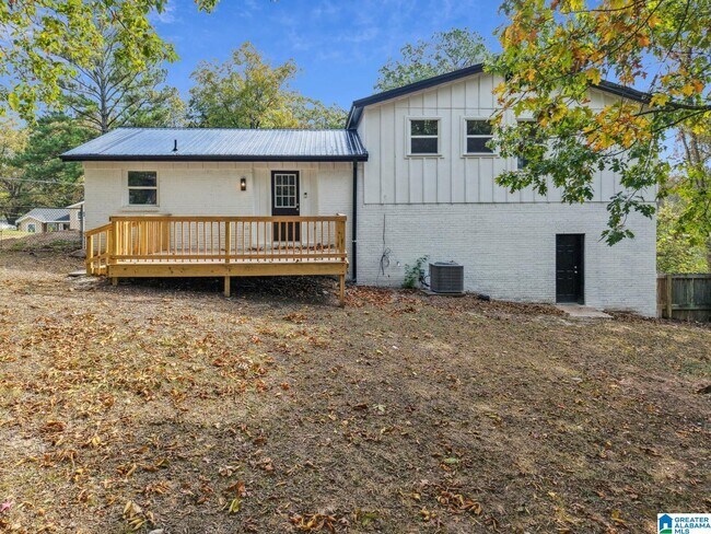 Building Photo - 1404 4th Pl NW