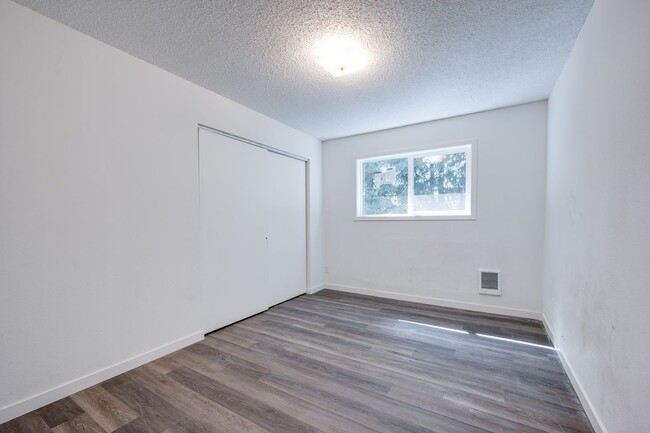 Building Photo - 815 SW State St
