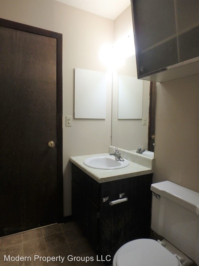 Building Photo - 2300 Sears Ct