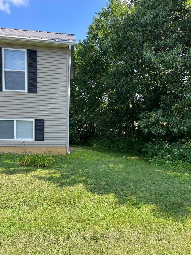 Building Photo - 4 bedroom rental home