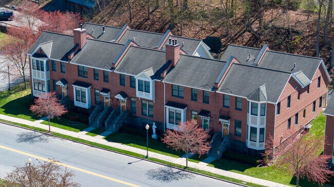 Building Photo - 164 High Rock Ave