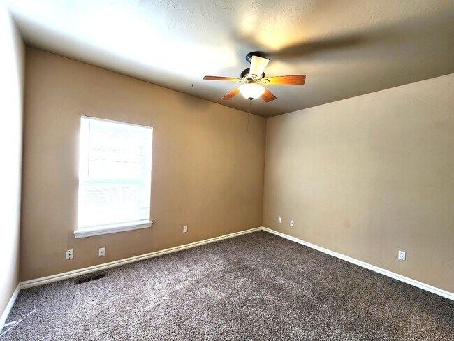 Building Photo - 13707 Oxford Dr