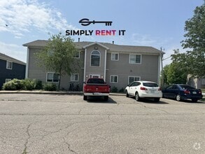 Building Photo - 3 Bedroom 2 Bathroom with Internet!