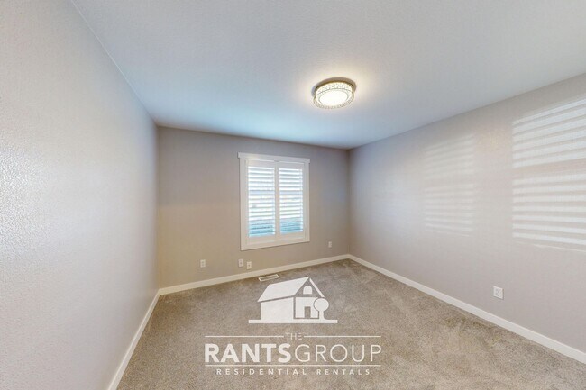 Building Photo - Move in Ready! Renovated 2-bed, 2-bath Rambler in Lacey!