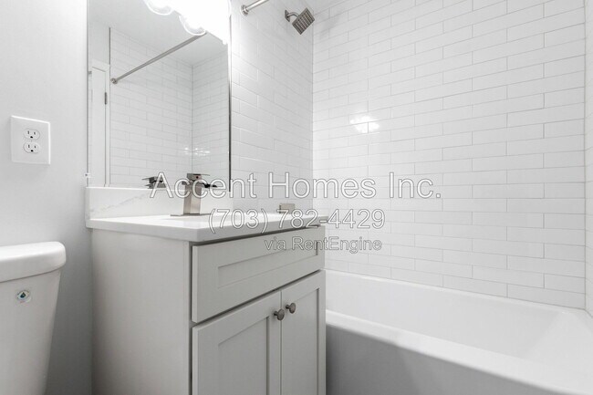 Building Photo - 8613 Kenilworth Dr